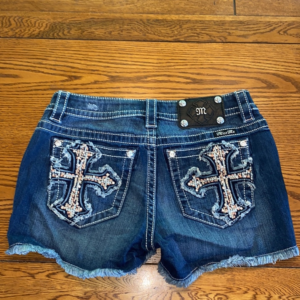 Miss Me Shorts. Size 27. Like new!!!